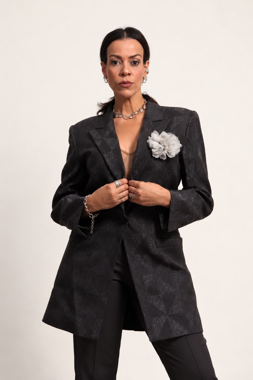 LOOK 3 — Fleur Noire